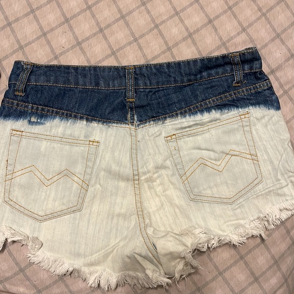 Cute minkpink shorts size M - Picture 3 of 4